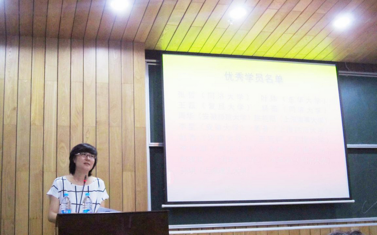 计算机暑期台湾av
77