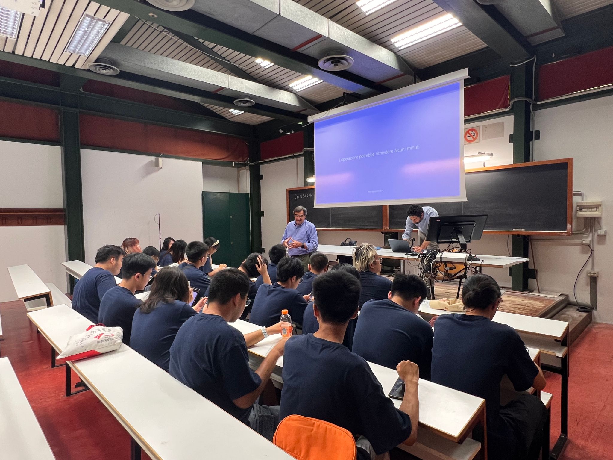 台湾av