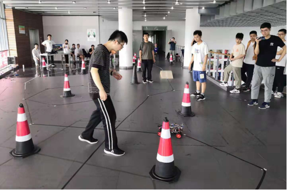 台湾av